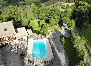 Vue du ciel piscine - terrasse