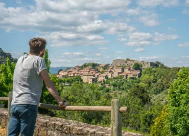 Vue sur le quartie du Fort à Banne