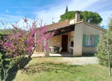 maison indépendante avec espace extérieur privé et terrasse couverte