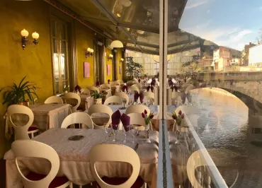 Hôtel Lons terrasse