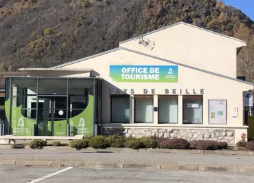 Extérieur été depuis Place des platanes