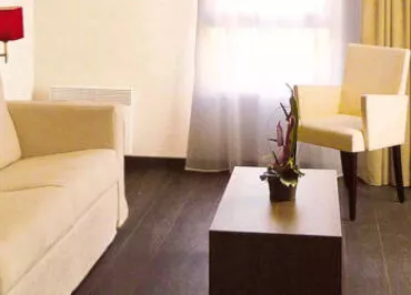 Residhome Paris Guyancourt