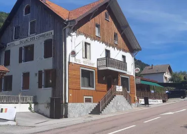 Hôtel du lac des corbeaux