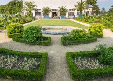 Jardin des Roses du Château de Compiègne