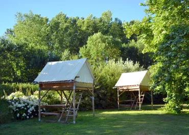 Bivouac sur pilotis du camping Les Plages de la Loire