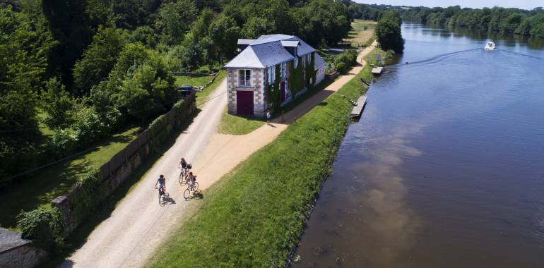 La V lo Francette Normandy Atlantic by bike Le Lion d Angers