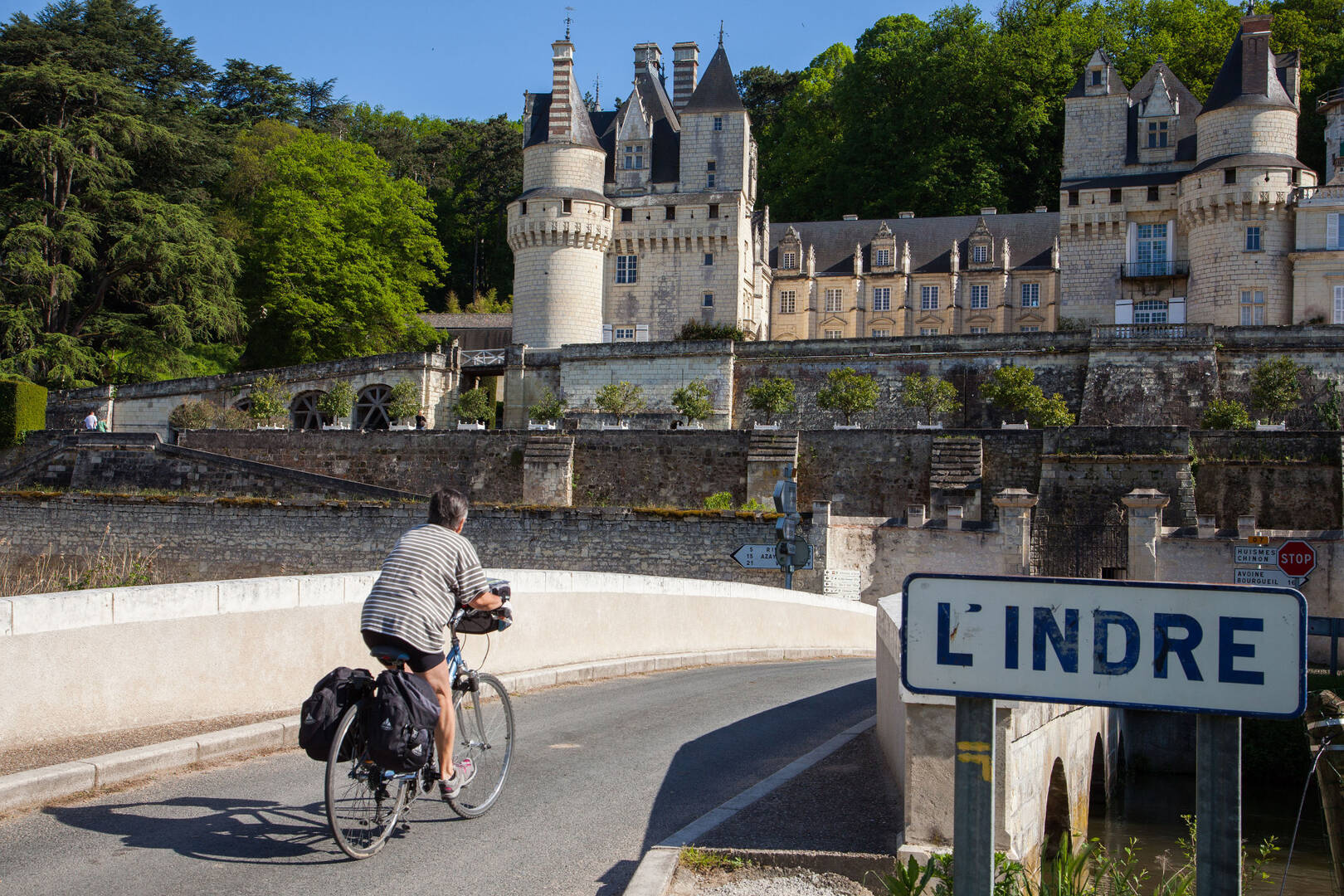 Chateau loire a shops velo