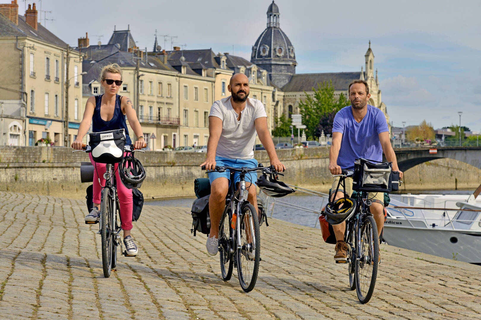 La V lo Francette Normandy Atlantic by bike Ch teau Gontier