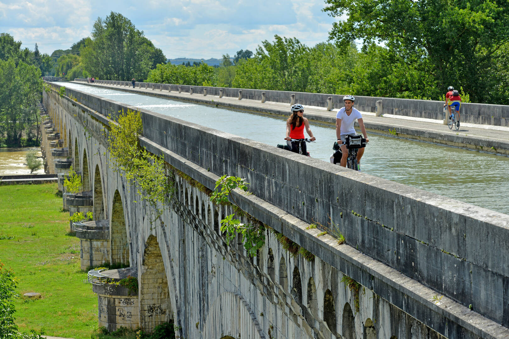 The canal de Garonne by bike