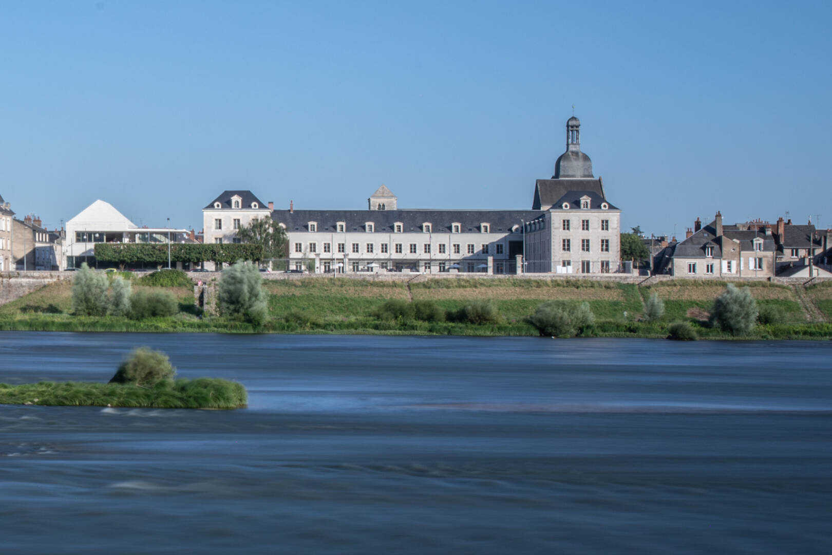 Fleur de Loire, Hotels to Blois
