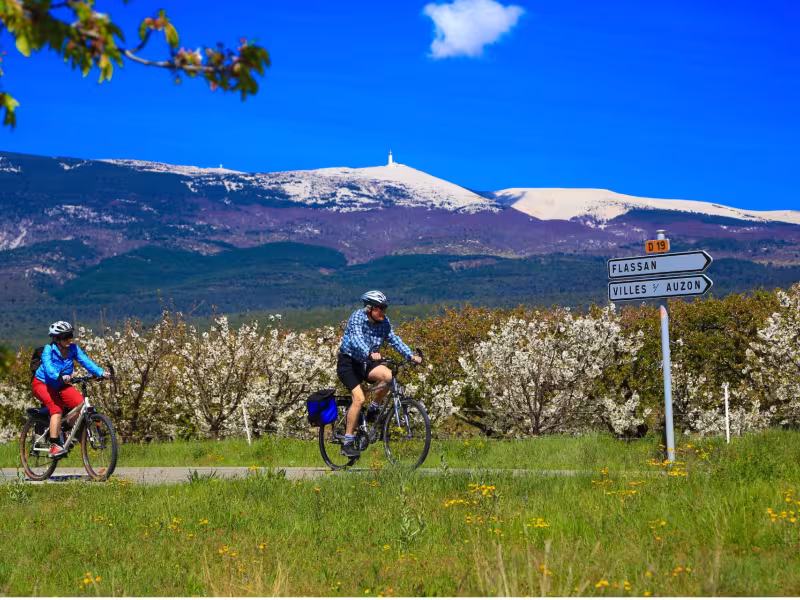 Au pied du Ventoux à vélo