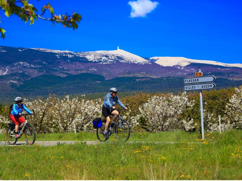 Au pied du Ventoux à vélo