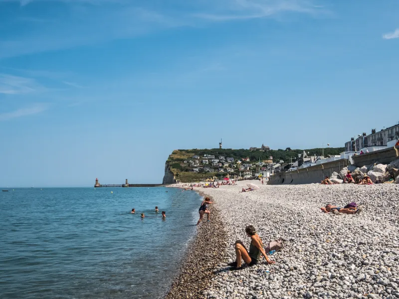 Baignade sur la plage de Fécamp