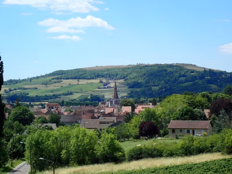 Vue sur Nolay depuis le viaduc