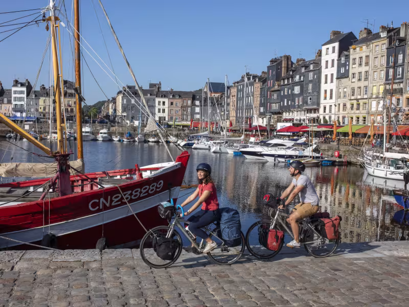 Vieux bassin à vélo à Honfleur