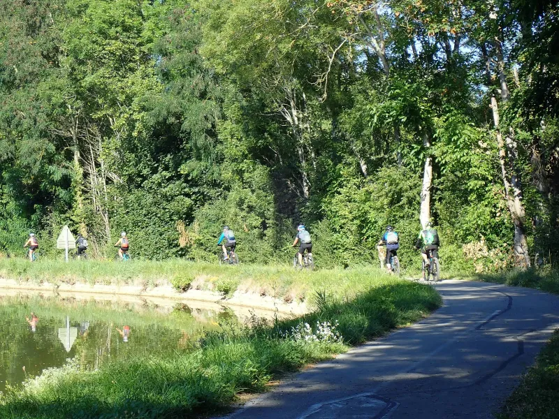 Groupe sur le canal du Centre