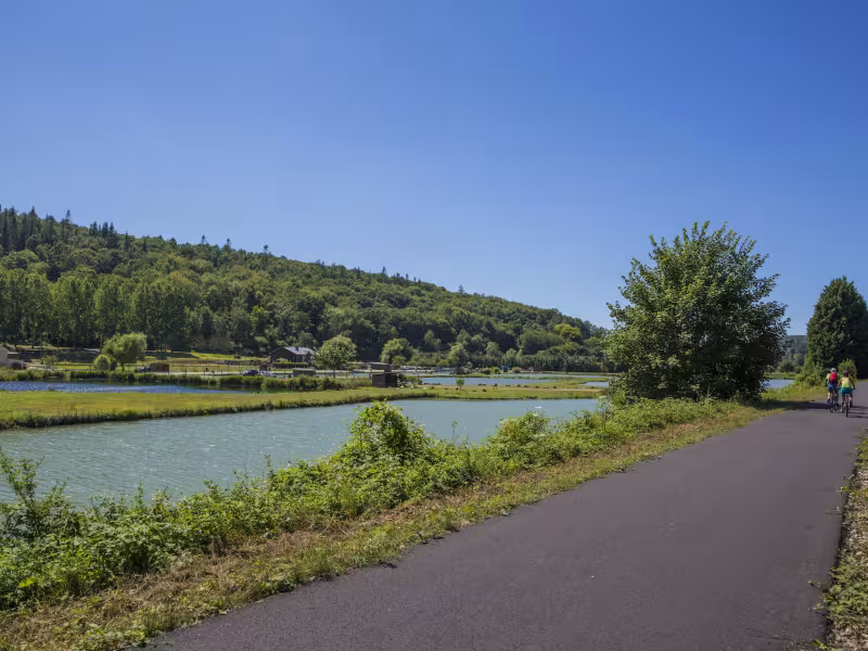 La Véloroute du Lin le long de la rivière Valmont