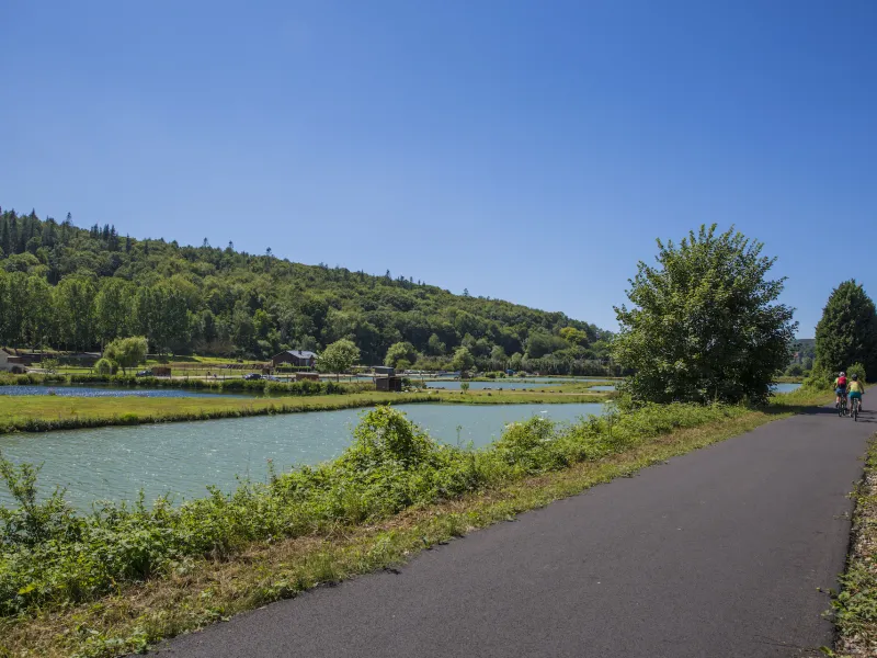 La Véloroute du Lin le long de la rivière Valmont