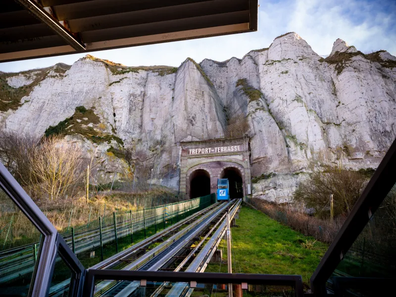 Dans le funiculaire au Tréport