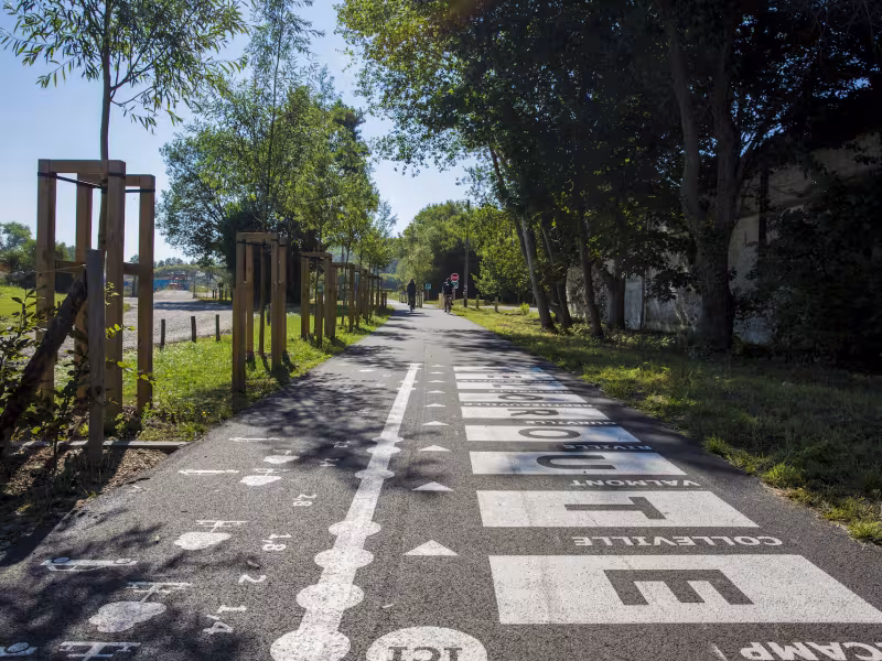 La Véloroute du Lin et son marquage au sol