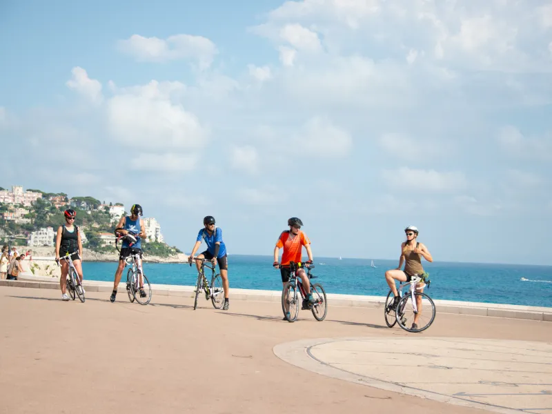 Arrivée de la Route des Grandes Alpes à Nice