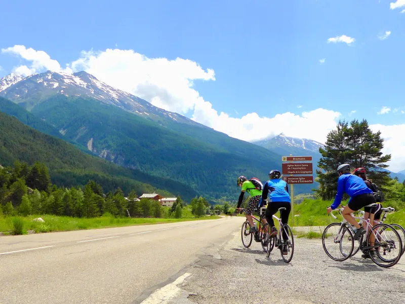 Descente de la Vallée de la Maurienne, le plus grand domaine cyclable du monde