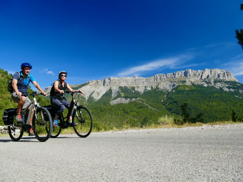 Falaises escarpées des Préalpes de Digne