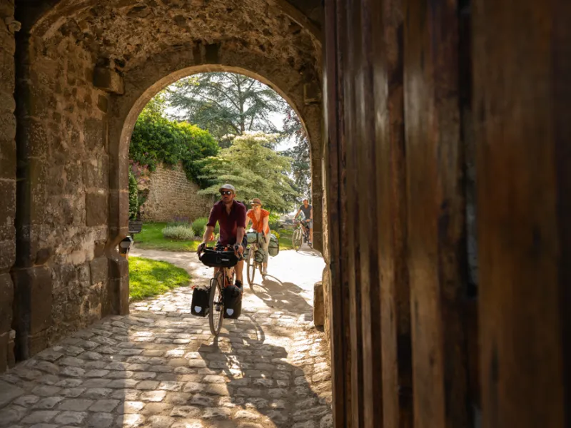 Cyclistes à Fresnay-sur-Sarthe