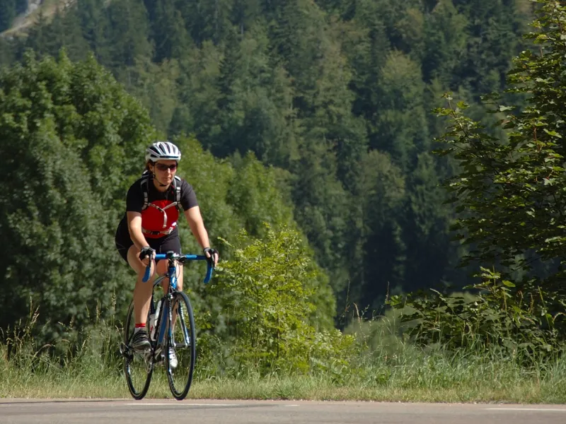 Le Chateau de Joux sur la GTJ Vélo