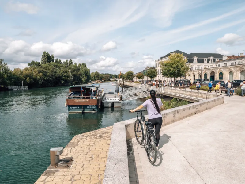 Les rives de Charente à Cognac - La Flow Vélo