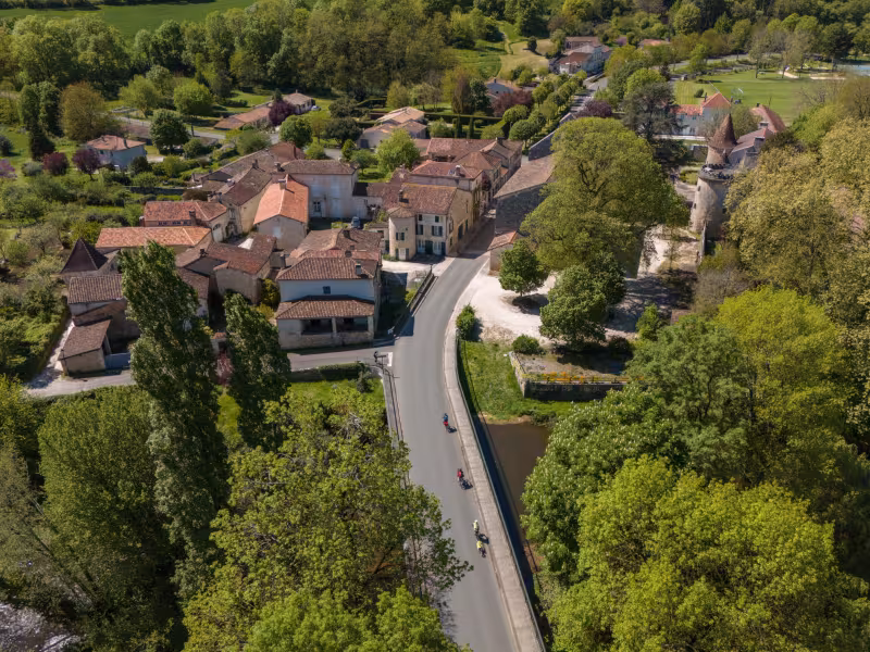 Cyclistes sur La Flow Vélo à Marthon