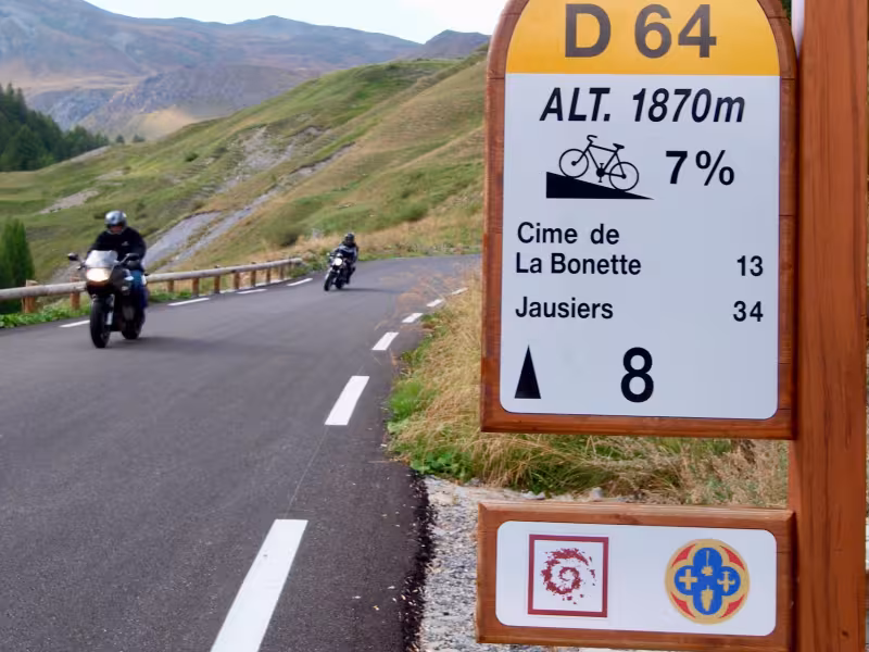 Le versant sud du col de la Bonette