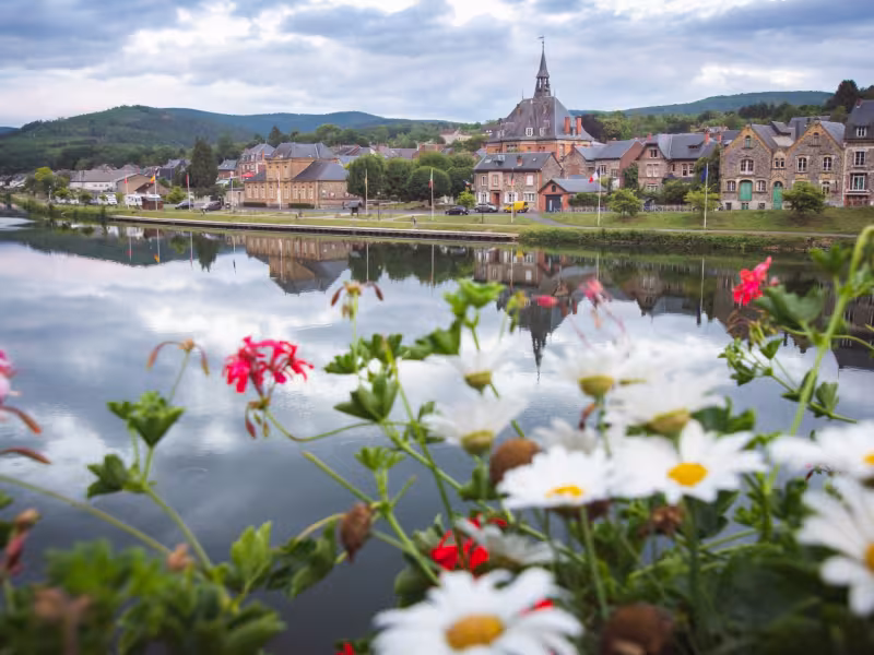 Haybes, au bord de la Meuse
