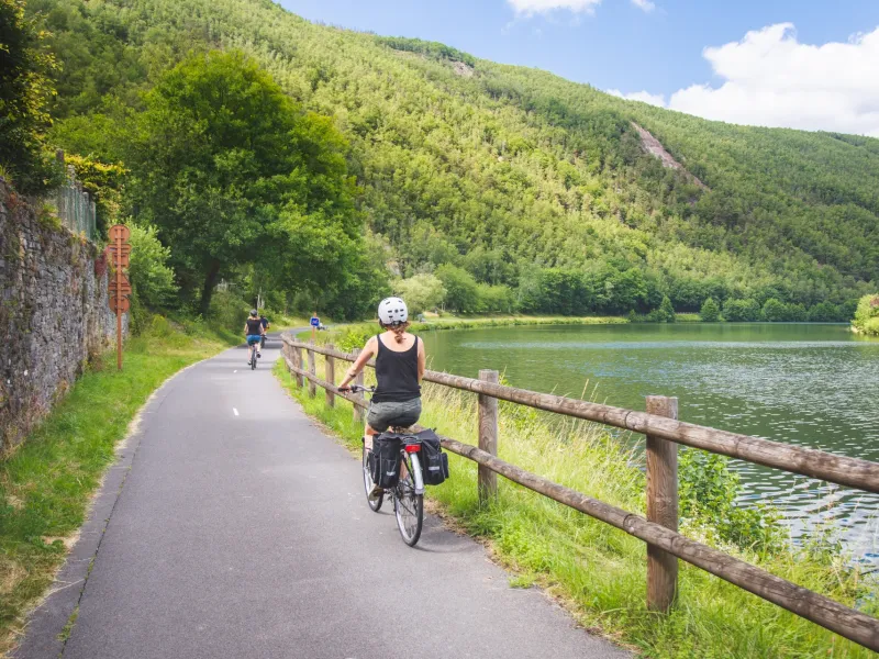 Voie verte sur l'itinéraire de la Meuse à vélo vers Monthermé