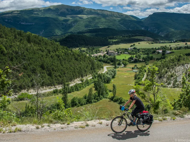 Panorama sur la haute vallée de la Méouge depuis le Col Saint-Jean