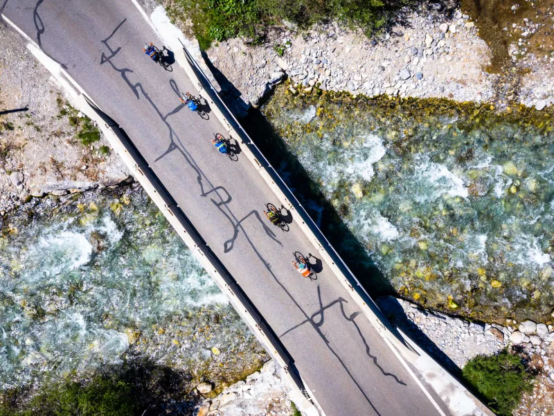 Passage à vélo sur la Clarée