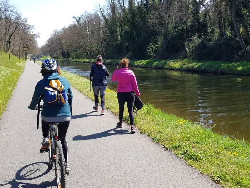 Cyclistes sur la Véloire et la boucle R5