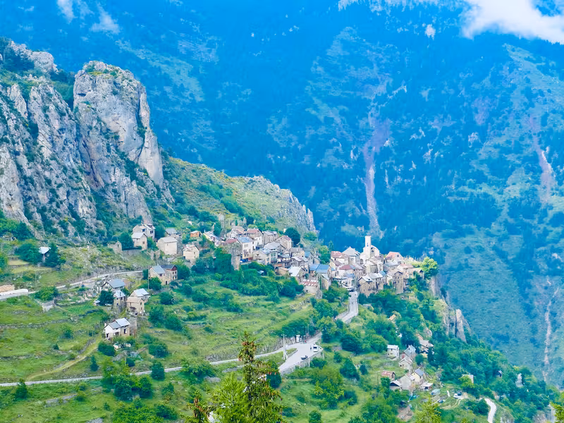 Roubion, village perché emblématique de la Tinée