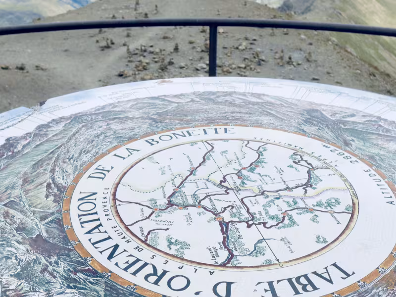 Table d'orientation de la Cime de la Bonette, plus haute Route d'Europe