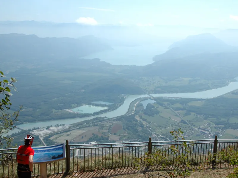 Vue sur le Rhône depuis le belvédère du Fenestré