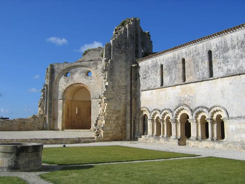 Abbaye de Trizay