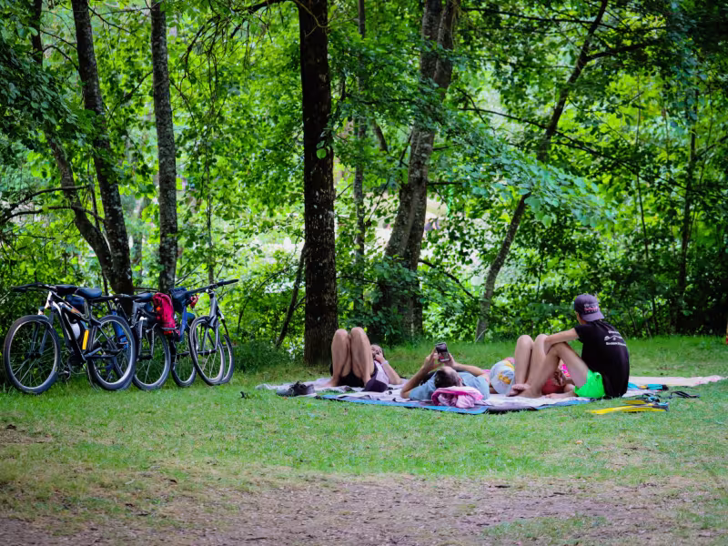 Repos à l'aire de Rejallant