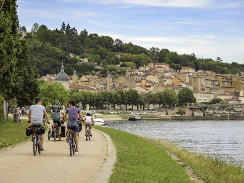 Arrivée à la citée médiévale de Trévoux