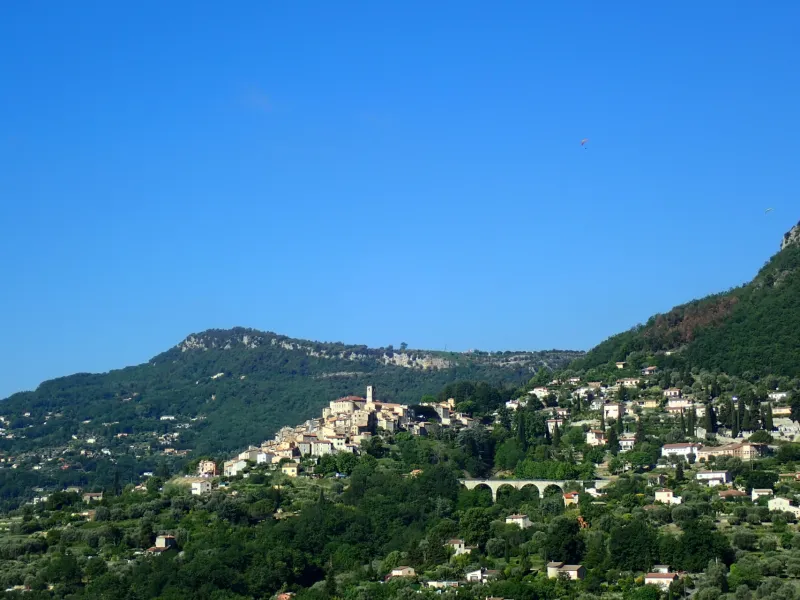 Le Bar-sur-Loup et le viaduc du Loup