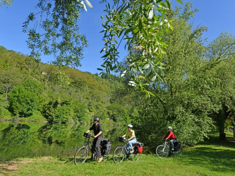 Trio sur la Vallée du Lot à vélo