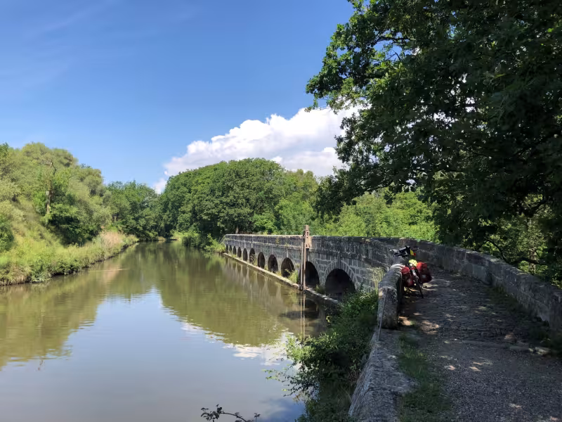 Le pont neuf de la Redorte sur le canal du Midi