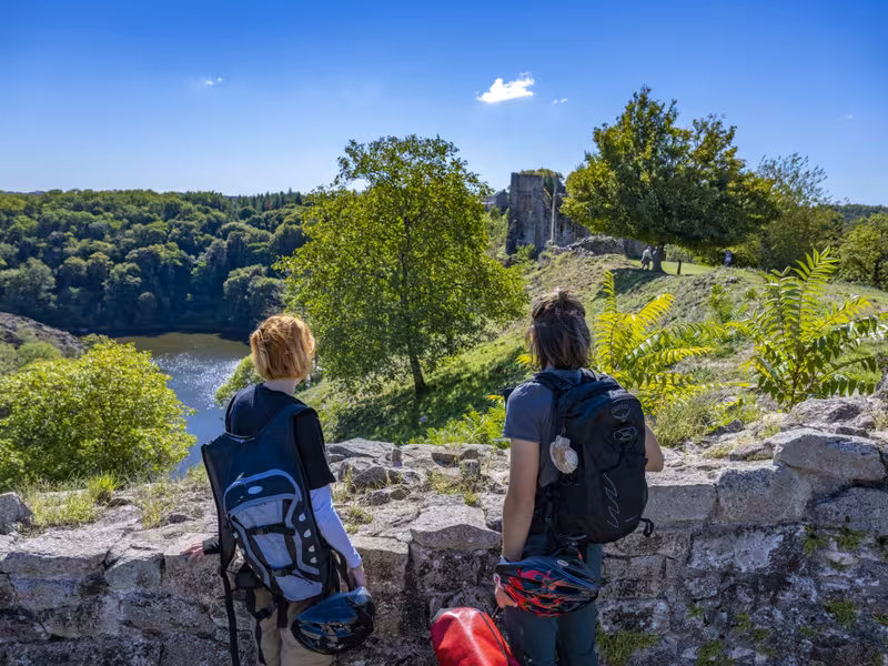 Les ruines du château à Crozant