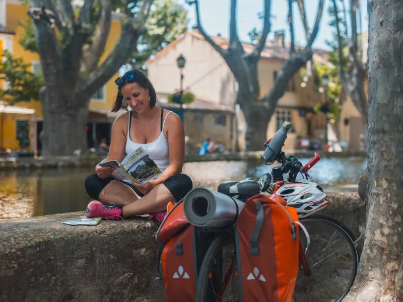 Cycliste en pause à Cucuron