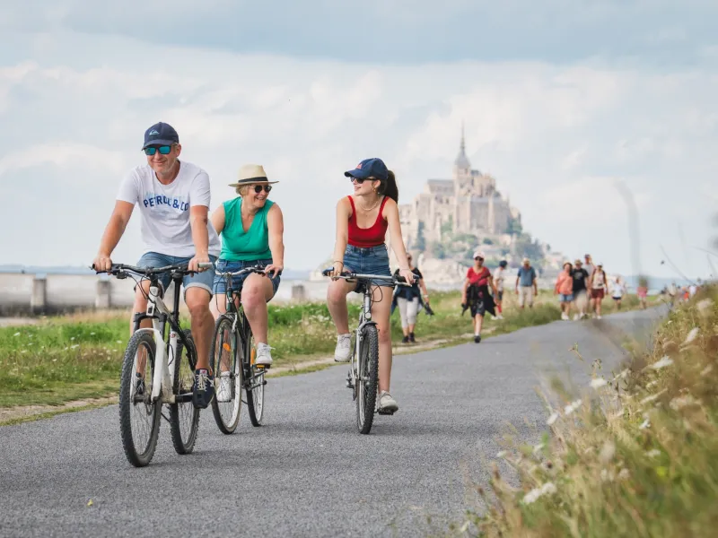 Départ à vélo du Mont Saint-Michel