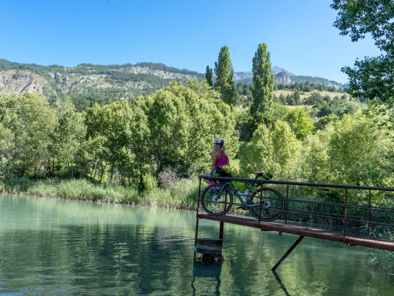 Pause au bord de l'eau - La Durance à vélo